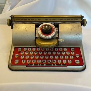 Berwin Vintage Typewriter Metal Toy